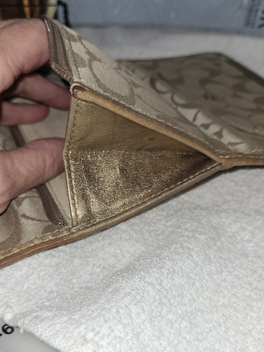 Coach Soho Beige Khaki Signature Jacquard Buckle Wallet - Picture 13 of 15